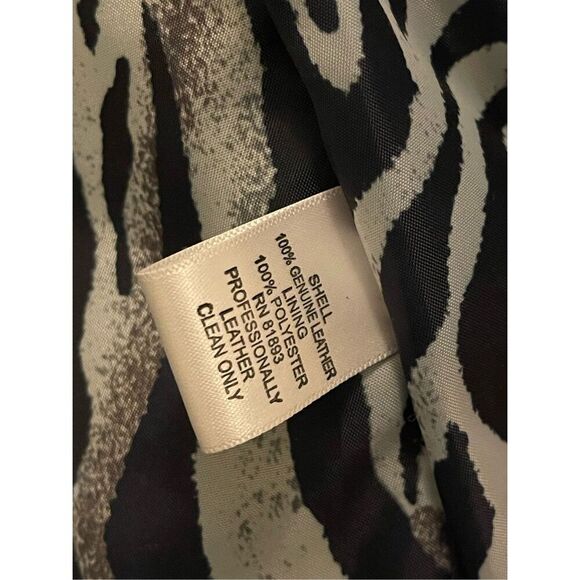 Denim & Co‎ Women's Navy Leather Jacket Medium Button Front Casual - Picture 7 of 7